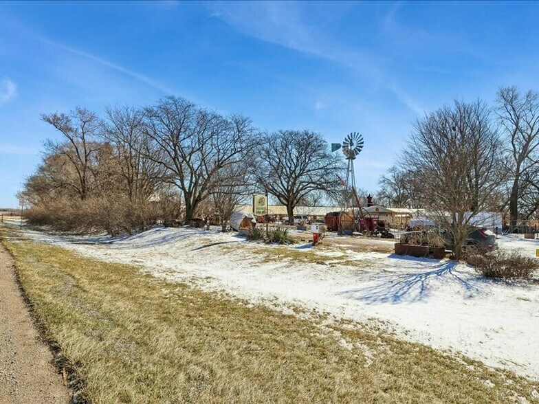 More Photos Of 2005 NE Hubbell Ave, Bondurant Industrial For Sale