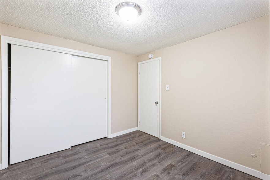 More Photos Of 7251 Samuel Dr, Denver Apartments For Sale