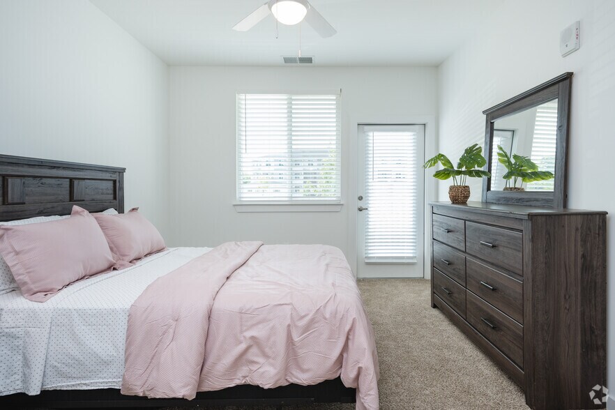 More Photos Of 6800 White Horse Rd, Greenville Apartments For Sale