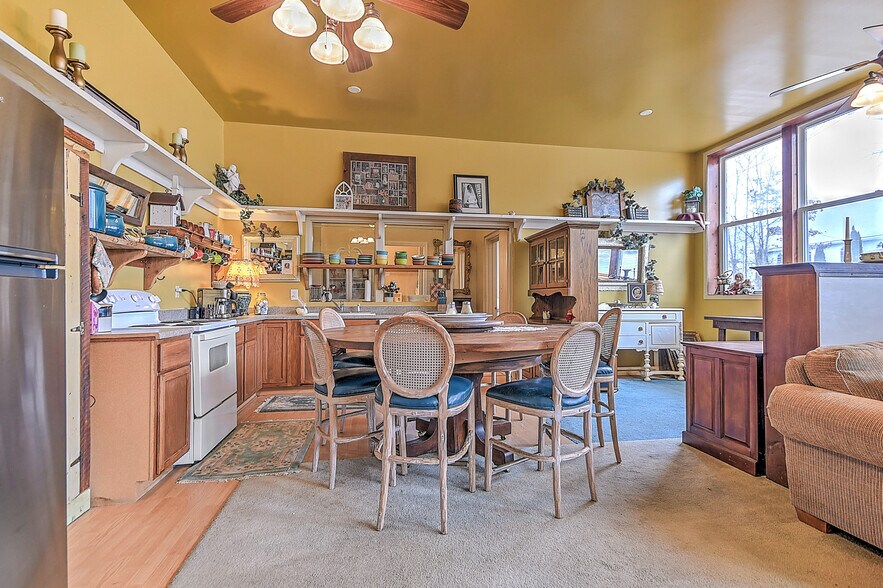 More Photos Of 19407 Bethel Rd, Abingdon Flex For Sale