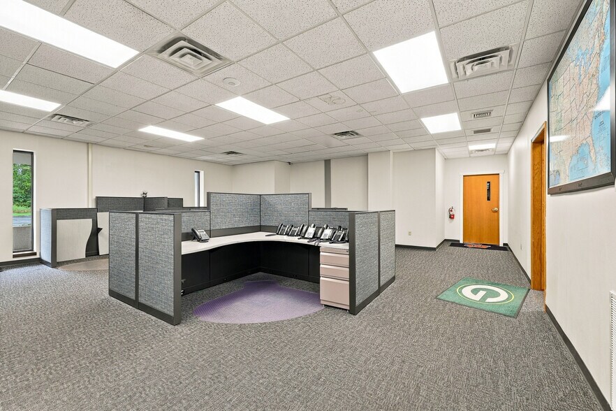 More Photos Of 2321 W Grand Ave, Wisconsin Rapids Office For Sale