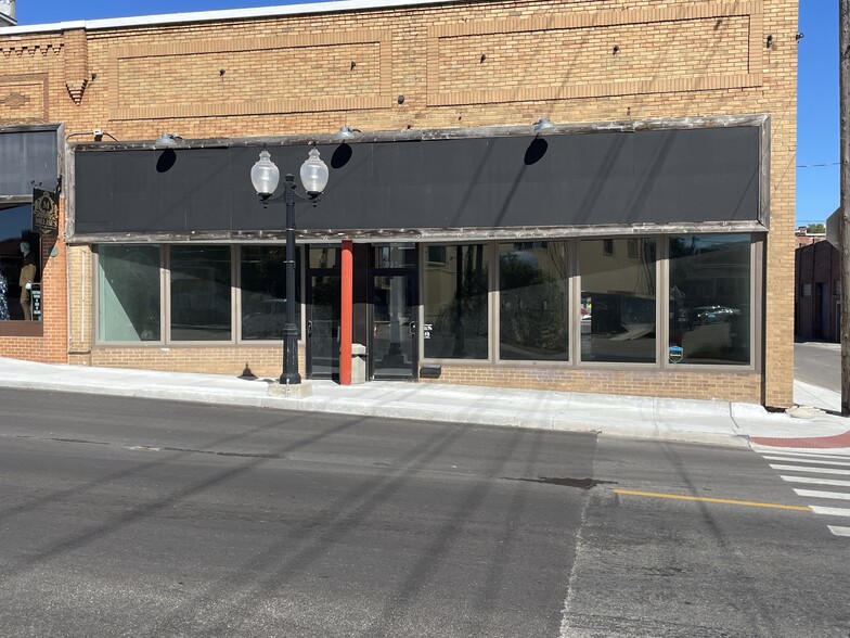 Primary Photo Of 112 E Main St, Marion General Retail For Lease