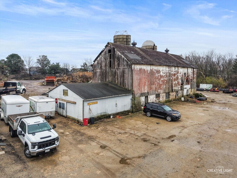 More Photos Of 3711 W Algonquin Rd, Algonquin Flex For Sale