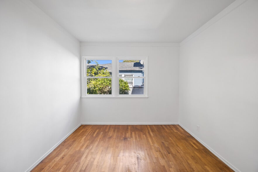 More Photos Of 3017 4th St, Santa Monica Apartments For Sale