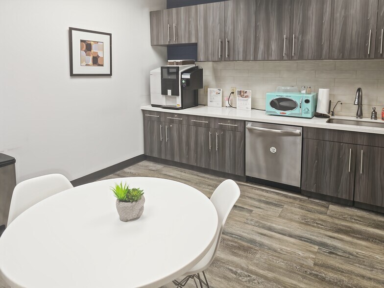 More Photos Of 3235 Satellite Blvd, Duluth Coworking Space