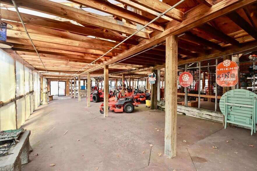 More Photos Of 8265 Euclid Chardon Rd, Kirtland Garden Center For Sale