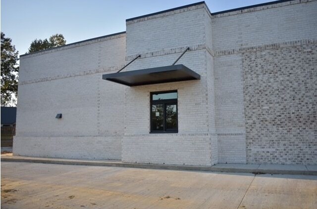 More Photos Of 787 US-49 Hwy, Flora Drugstore For Lease