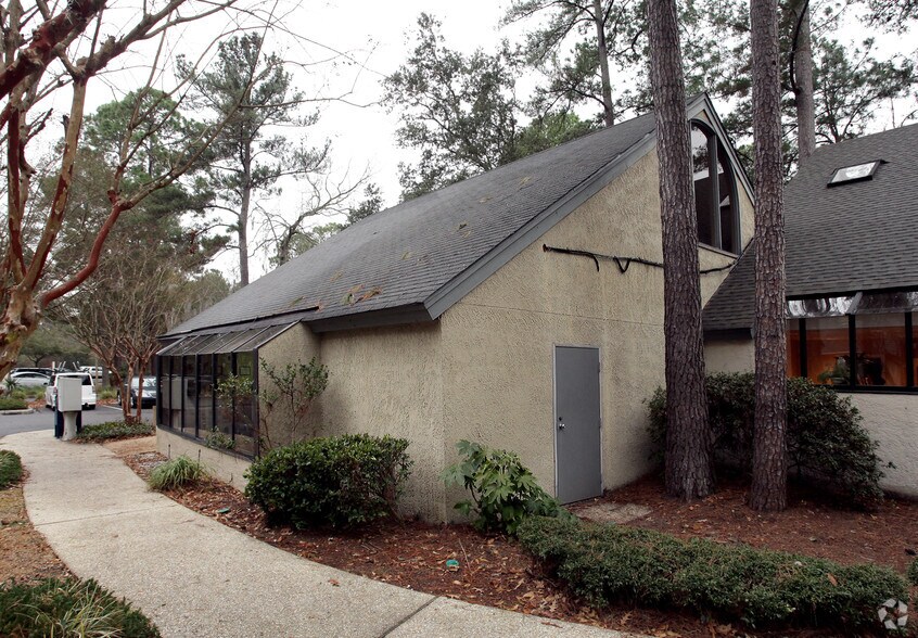More Photos Of 35 Bill Fries Dr, Hilton Head Island Office For Sale