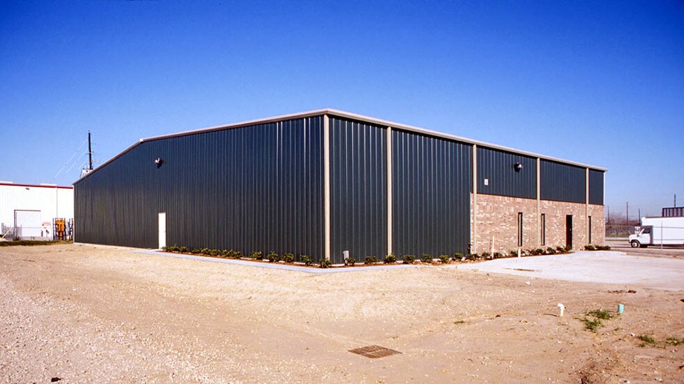 More Photos Of 11240 Brittmoore Park Dr, Houston Warehouse For Sale