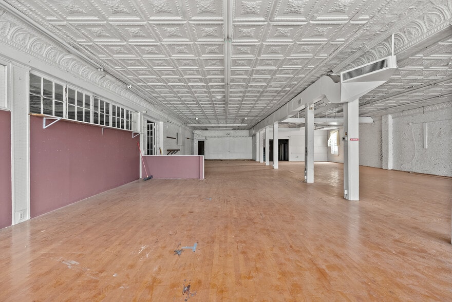 More Photos Of 1850 Church St, Appomattox Bar For Sale