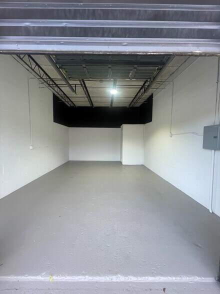 More Photos Of 3507-3530 NW 10th Ave, Oakland Park Warehouse For Lease