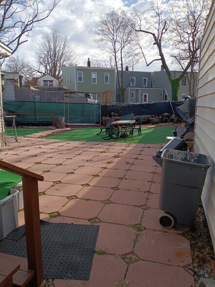 More Photos Of 2051-2055 Springfield Ave, Vauxhall General Retail For Lease