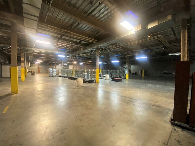 More Photos Of 1100 11th Ave Blvd SE, Hickory Warehouse For Sale