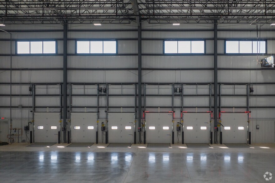 More Photos Of 203 Stonemont Dr, Bristol Warehouse For Lease