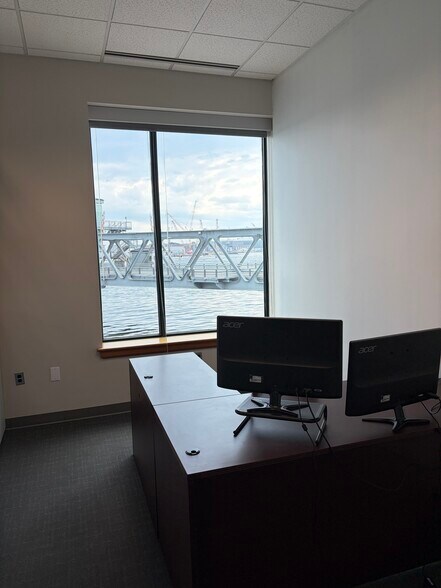 More Photos Of 1 Harbour Pl, Portsmouth Office For Lease