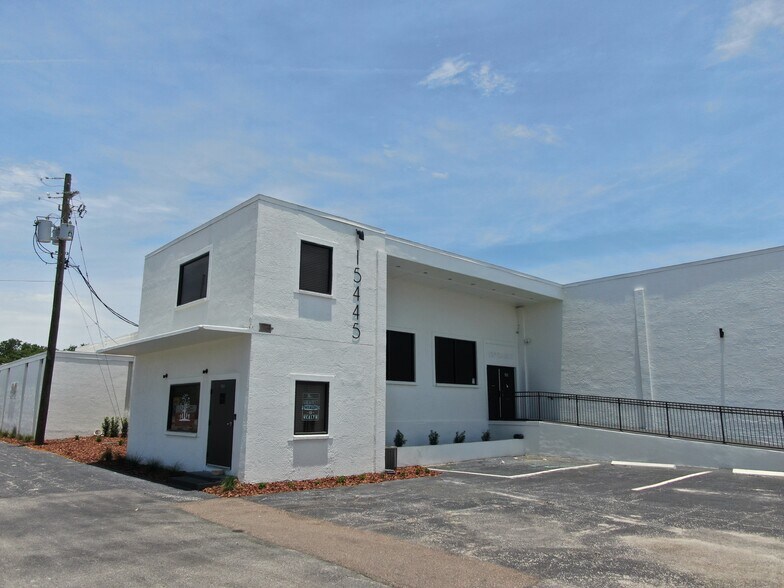 More Photos Of 15445 N Nebraska Ave, Lutz Warehouse For Lease
