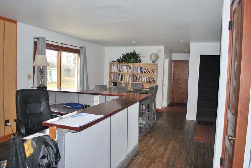 More Photos Of 935 S Ironwood Dr, South Bend Office For Sale