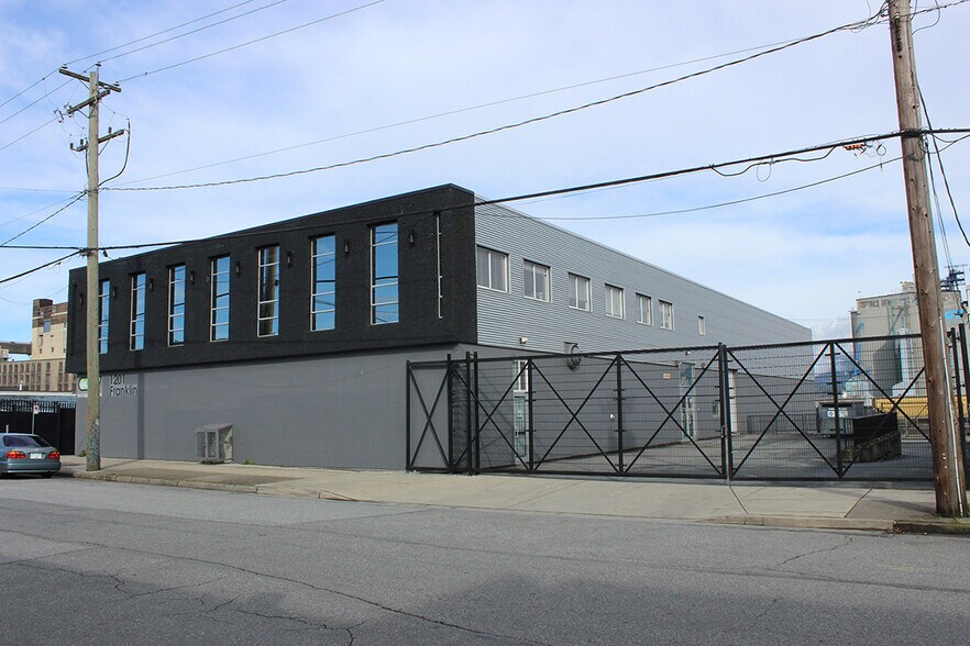 More Photos Of 1201 Franklin St, Vancouver Showroom For Lease