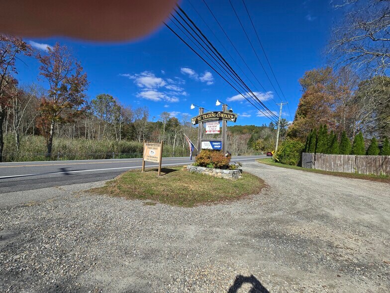 Primary Photo Of 233 Litchfield Tpke, Washington Freestanding For Sale