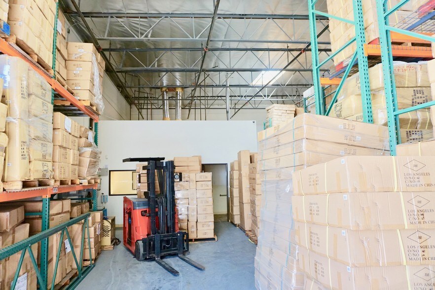More Photos Of 16882 S Main St, Gardena Warehouse For Lease