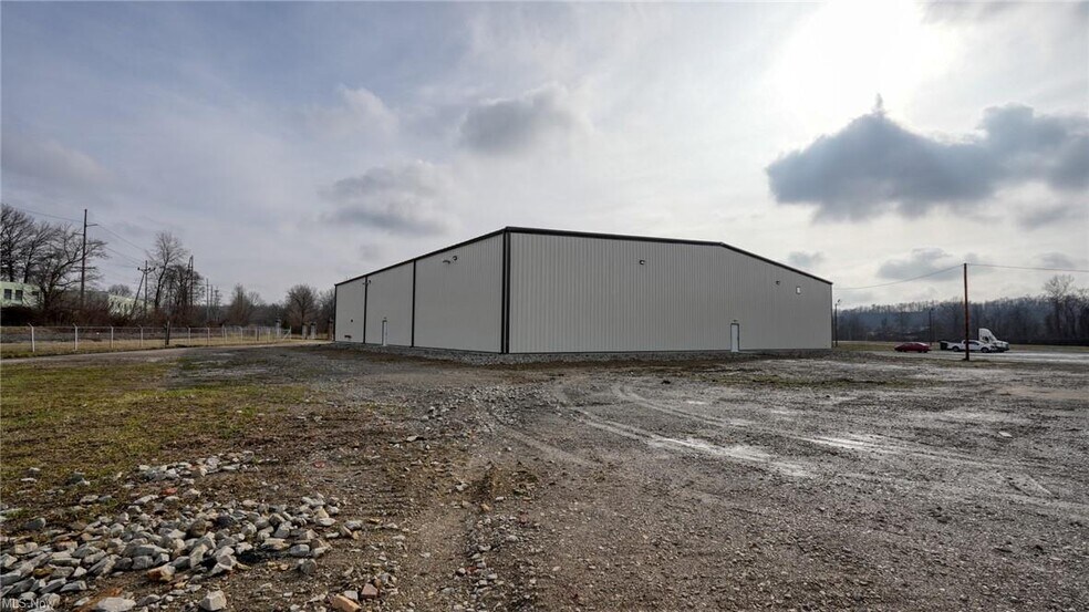 More Photos Of 703 Woodlawn Ave, Cambridge Warehouse For Lease