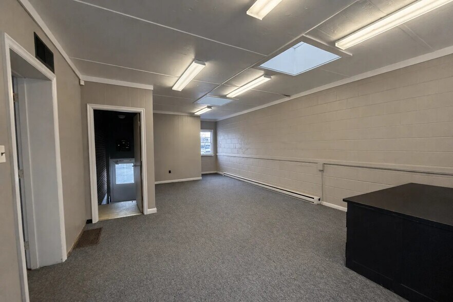 More Photos Of 373 N Cumberland St, Jackson Contractor Storage Yard For Sale