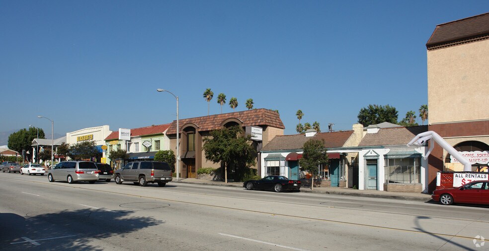More Photos Of 1118-1126 Fair Oaks Ave, South Pasadena Storefront For Lease