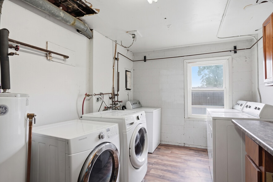 More Photos Of 23589-23593 Van Born Rd, Taylor Freestanding For Sale