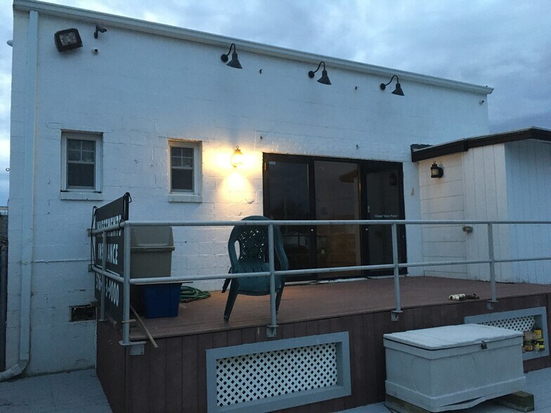 More Photos Of 377 Woodcleft Ave, Freeport Storefront Retail Residential For Sale