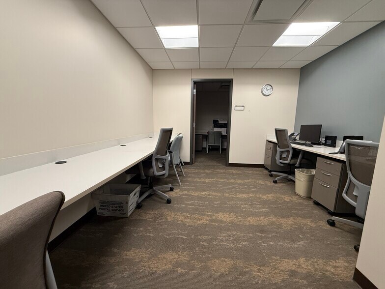 More Photos Of 9697 191st St, Mokena Office For Lease