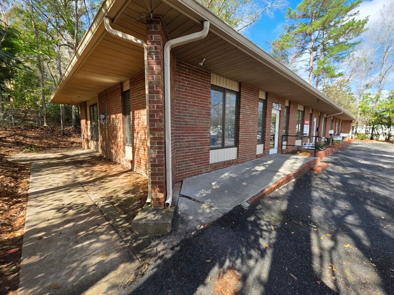 More Photos Of 2732 Capital NE, Tallahassee Medical For Sale
