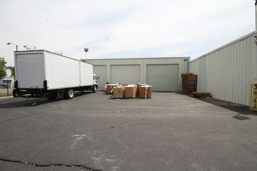 More Photos Of 444 Athol St, San Bernardino Warehouse For Sale