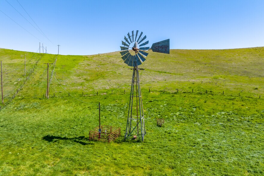 More Photos Of 2500 E Highway 41, Shandon Land For Sale