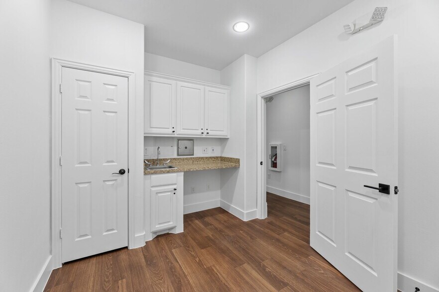 More Photos Of 2785 Rockbrook Dr, Lewisville Medical For Sale