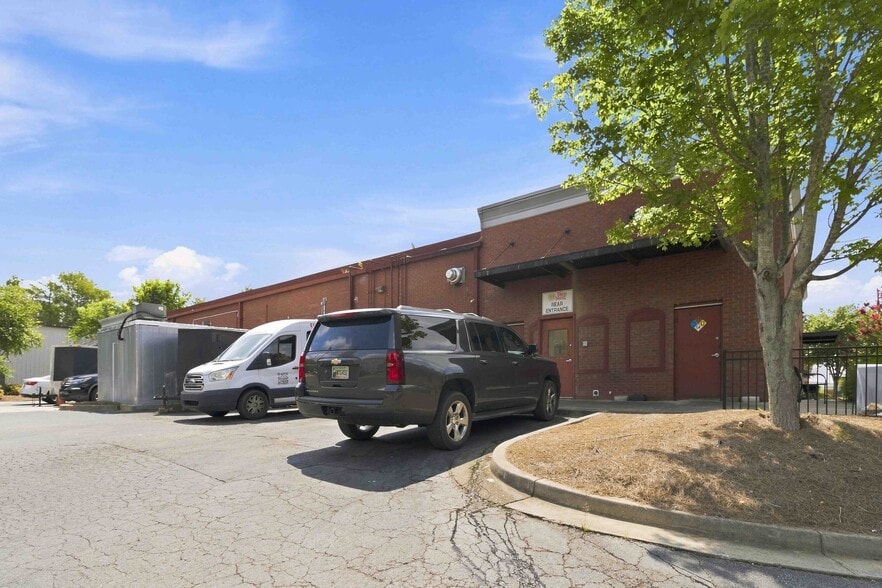 More Photos Of 12872 State Highway 9, Alpharetta Storefront For Lease