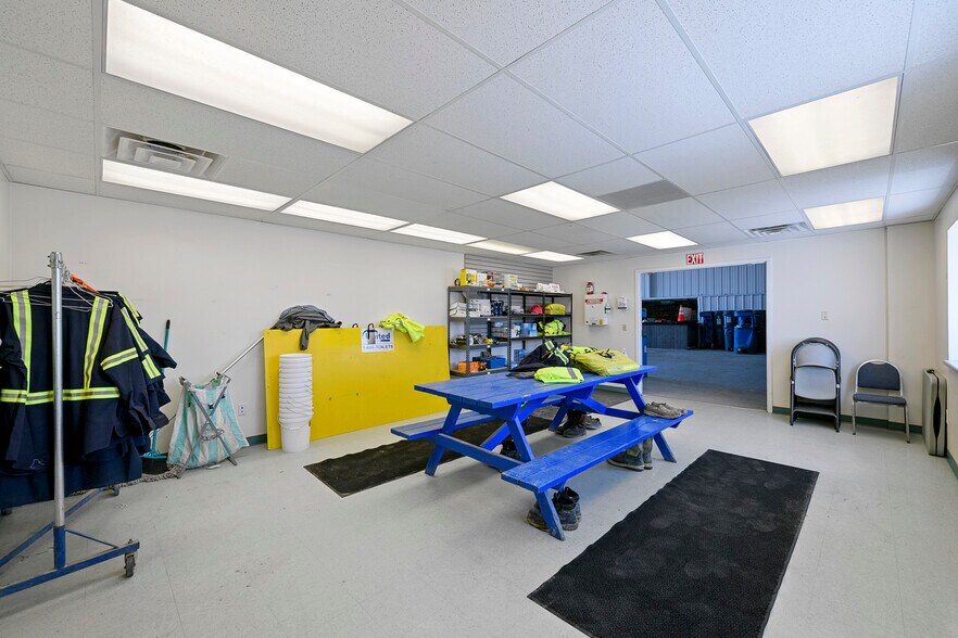 More Photos Of 44-46 Wilkins Peak Dr, Rock Springs Warehouse For Sale