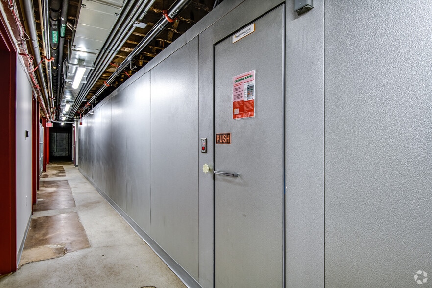 More Photos Of 733-737 N Milwaukee St, Milwaukee Restaurant For Lease