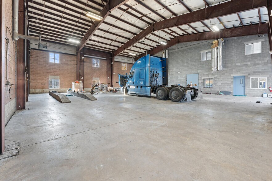 More Photos Of 9041 Mike Garcia Dr, Manassas Industrial For Sale