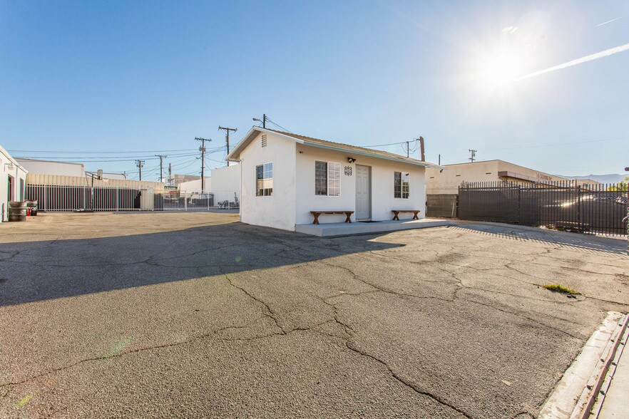 More Photos Of 22414 13th St, Newhall Contractor Storage Yard For Lease