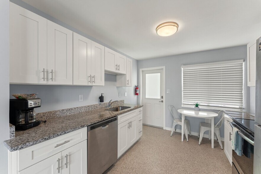 More Photos Of 1708 S Atlantic Ave, New Smyrna Beach Hotel For Sale