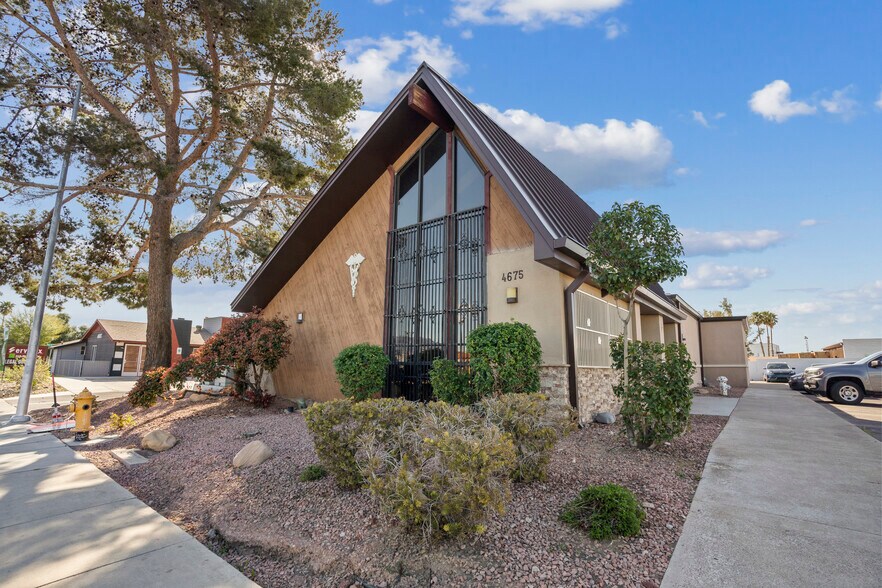 4675 E Flamingo Rd, Las Vegas, NV 89121 Veterinarian Kennel For Sale