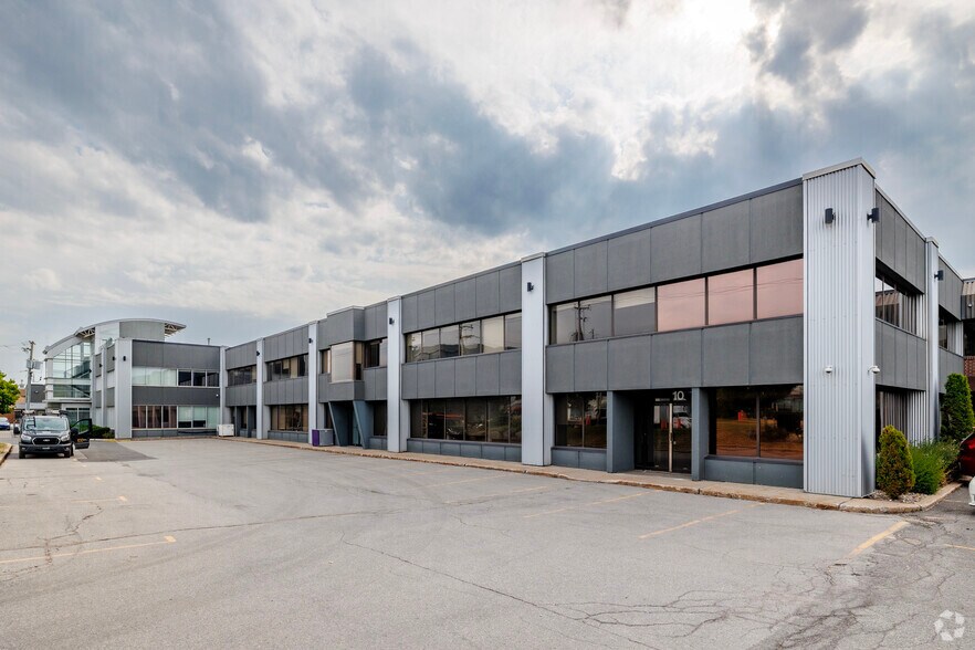 More Photos Of 4590-4600 Boul De La Côte-Vertu, Saint-Laurent Office For Lease