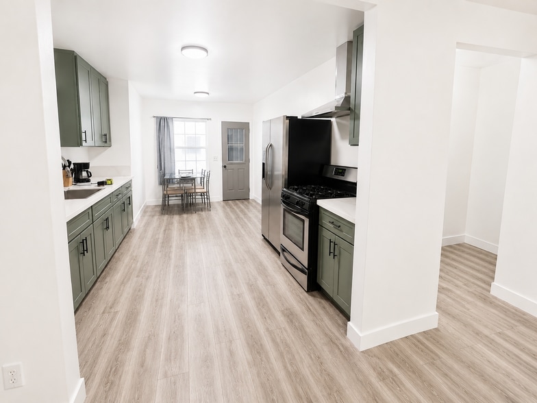 More Photos Of 210 S Raitt St, Santa Ana Dormitory For Sale