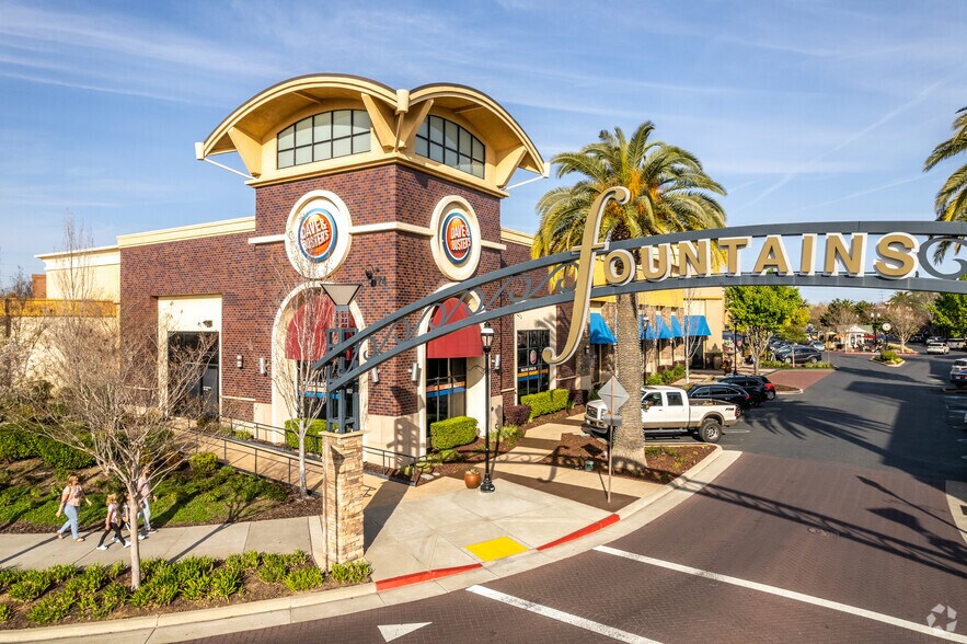 More Photos Of 1120 Roseville Pky, Roseville Unknown For Lease