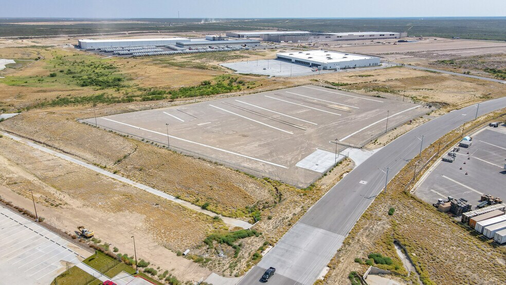 More Photos Of 1120 Reuthinger Pkwy, Laredo Land For Lease