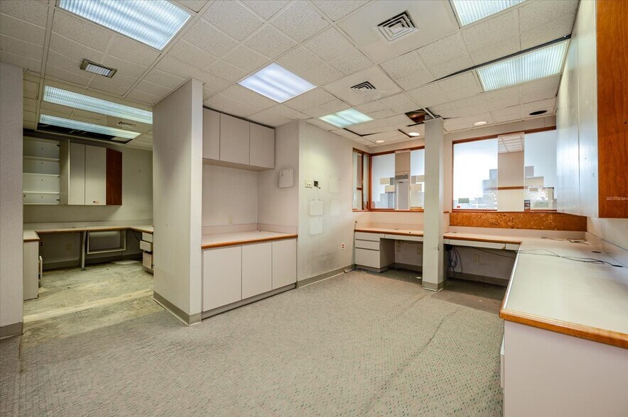 More Photos Of 195 N Village Ave, Rockville Centre Office For Sale