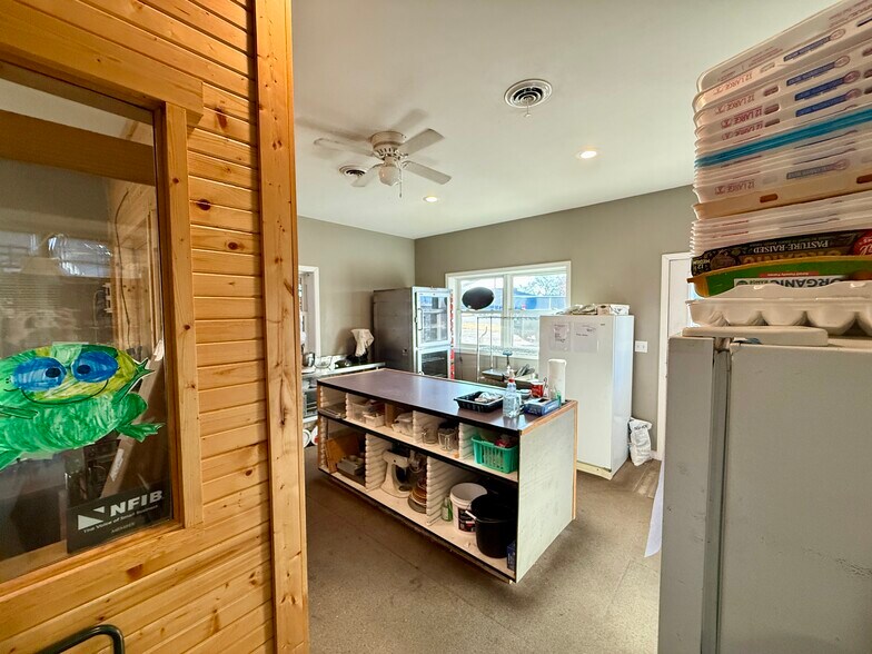 More Photos Of 203 W 5th St, Blue Rapids Service For Sale