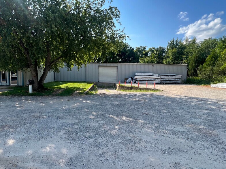 More Photos Of 587 Lovers Ln, Bowling Green Industrial For Lease