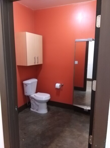 More Photos Of 2879 Main St, Riverside Warehouse For Lease