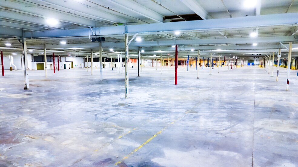 More Photos Of 401 W Hanes Mill Rd, Winston-Salem Manufacturing For Lease